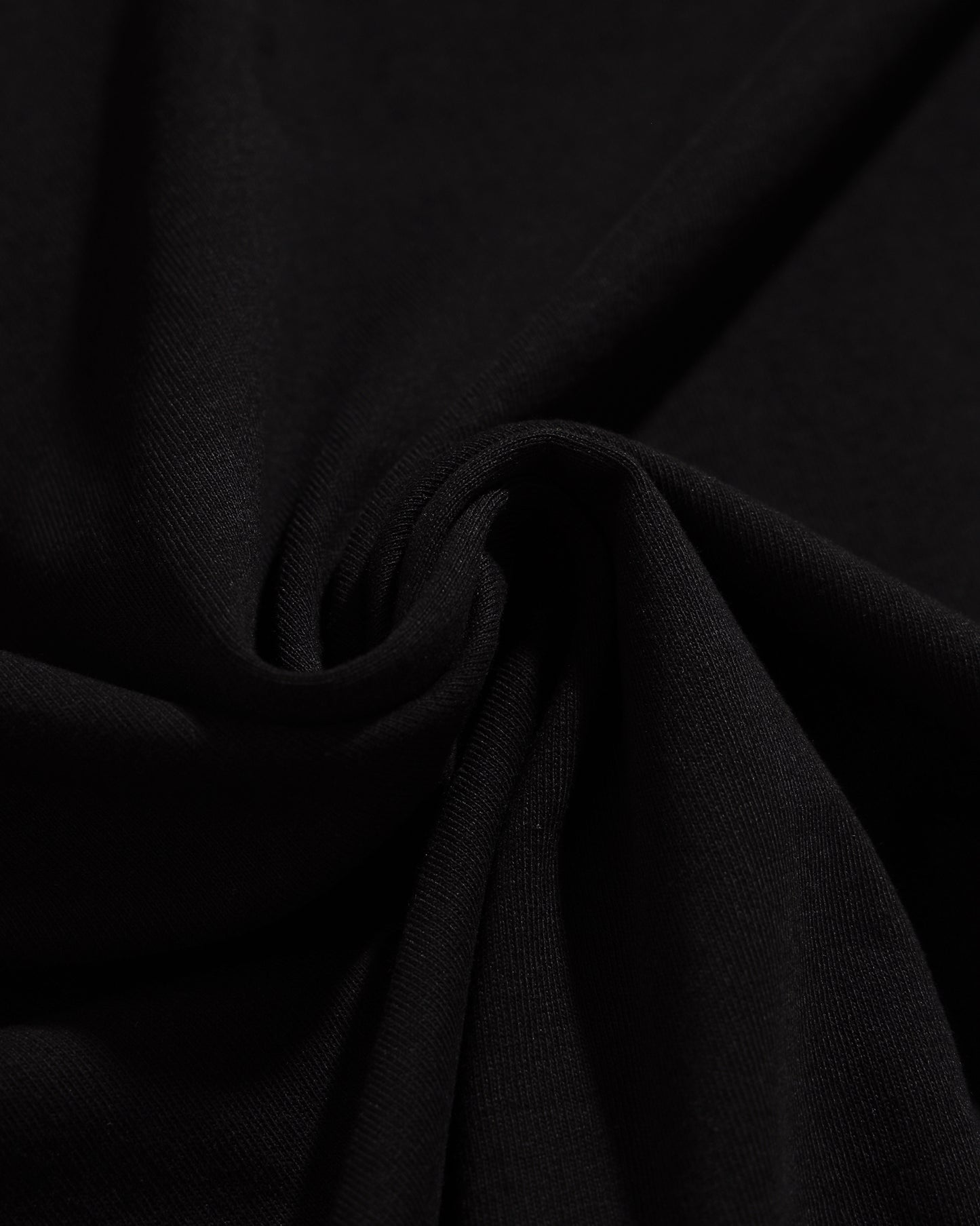 AKIRA TEE BLACK